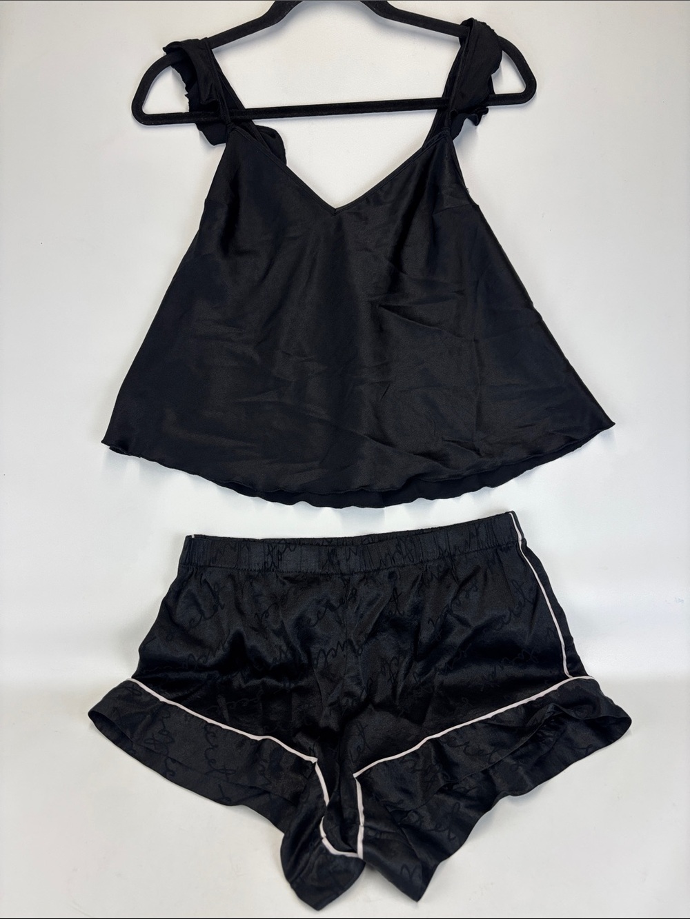 VICTORIA’S SECRET Elegant Black Satin Sleepwear Set Size Medium